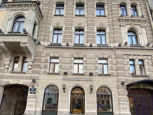 Уральский бренд занял место бутика Cartier Уральский бренд занял место бутика Cartier