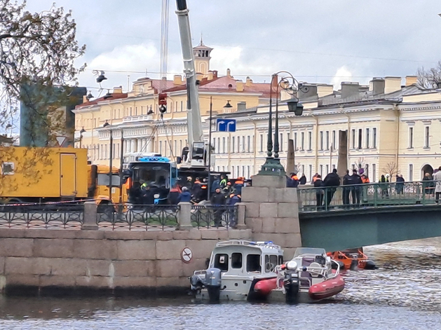 Прокуратура утвердила обвинение в отношение водителя упавшего в Мойку автобуса