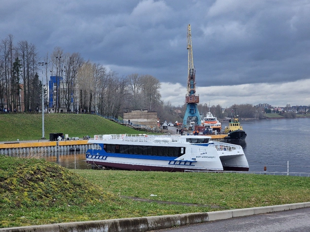 Катамаран «Форт Александр I» спустили на воду Катамаран «Форт Александр I» спустили на воду