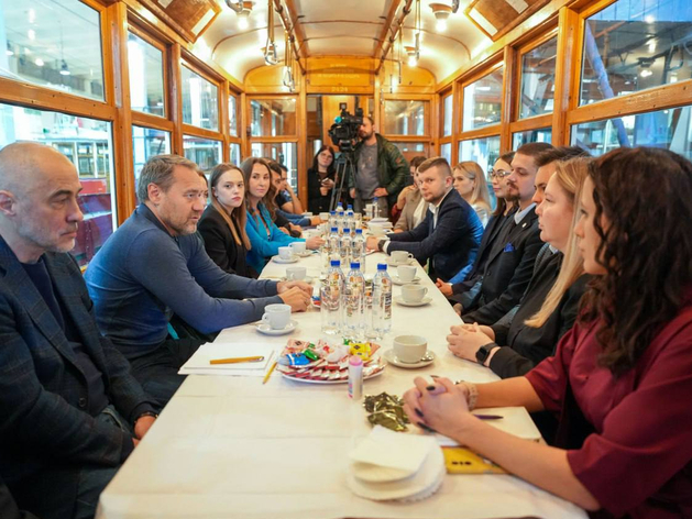 В Петербурге председатели ЗакСа встретились с молодыми специалистами транспортного блока
