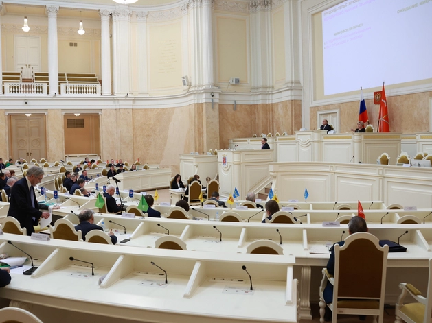 Депутаты Петербурга усилят борьбу с фальсификатом на прилавках Депутаты Петербурга усилят борьбу с фальсификатом на прилавках