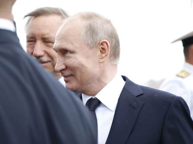 Владимир Путин заслушал доклад о развитии промышленности Петербурга Владимир Путин заслушал доклад о развитии промышленности Петербурга