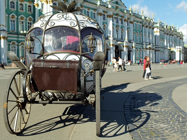 В центре Петербурга предлагают запретить катание в каретах В центре Петербурга предлагают запретить катание в каретах