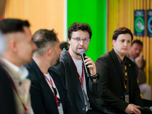 «Скорость, цифровизация и люди»: на ПМЭФ обсудили будущее малого и среднего бизнеса в РФ
«Скорость, цифровизация и люди»: на ПМЭФ обсудили будущее малого и среднего бизнеса в РФ