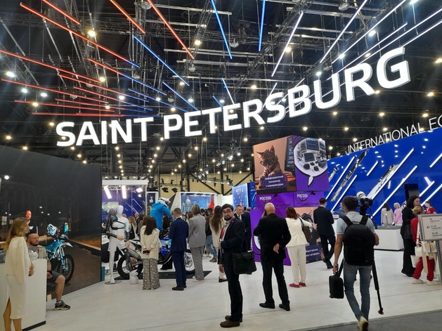 Участники ПМЭФ съели 7 кг красной икры 