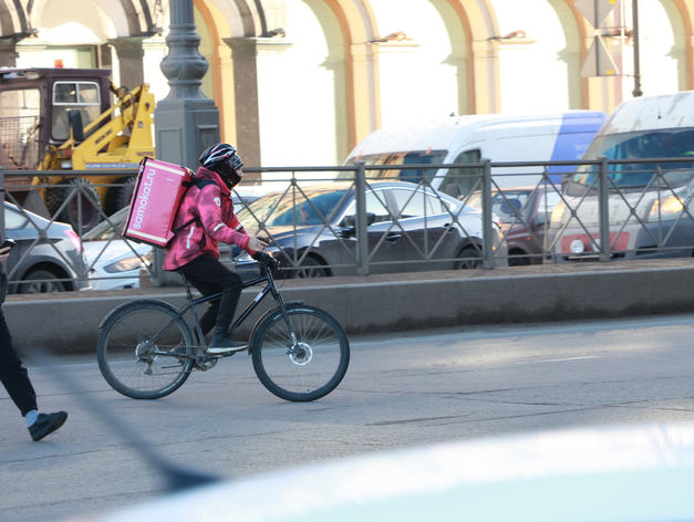 В Петербурге обновили правила для велокурьеров службы доставки
