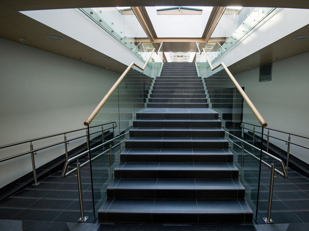 СПбГУ нашел подрядчиков на ремонт двух общежитий за 2 млрд рублей