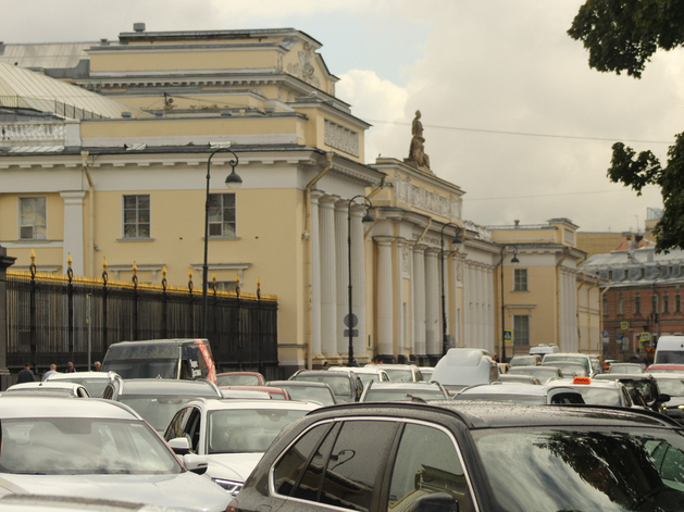 Суд обязал Русский музей вернуть охране Минтранса почти 3 млн рублей
