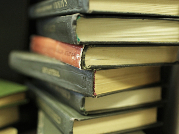 Петербургский предприниматель заплатит «Эксмо» за продажу контрафактных книг