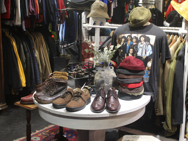 Офлайн уступает онлайн: ритейл теряет магазины в городах-миллионниках