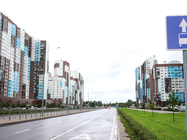 В Петербурге запускают выделенную полосу на Комендантском проспекте
