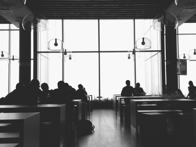 В Петербурге ликвидировались три ресторанные компании Аиды Устаевой В Петербурге ликвидировались три ресторанные компании Аиды Устаевой