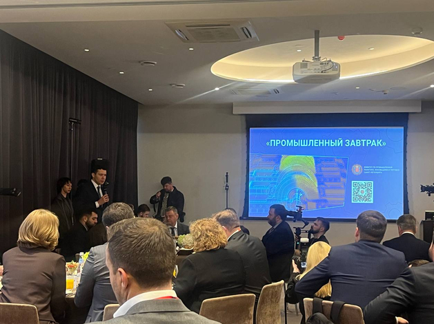 Алиханов назвал Петербург примером для регионов в промышленной политике Алиханов назвал Петербург примером для регионов в промышленной политике