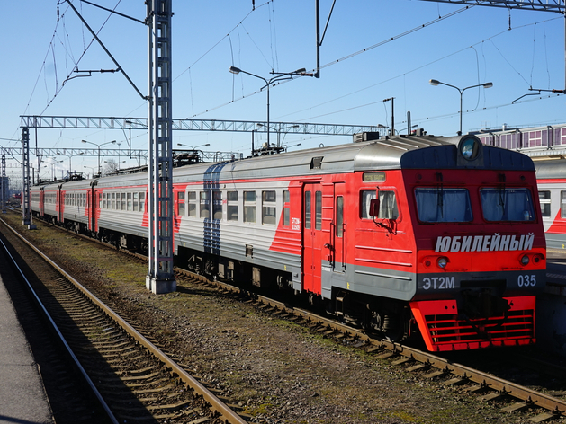 В Петербурге установили фиксированную цену проезда в пригородных поездах