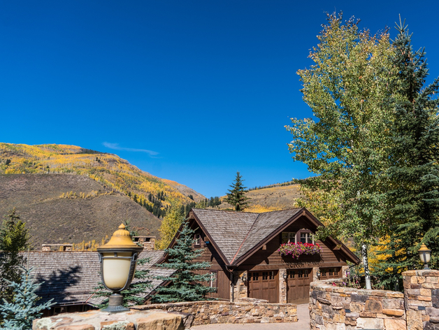 Налоговая банкротит сеть коттеджей SOVA в Ленобласти из-за долгов перед бюджетом Налоговая банкротит сеть коттеджей SOVA в Ленобласти из-за долгов перед бюджетом