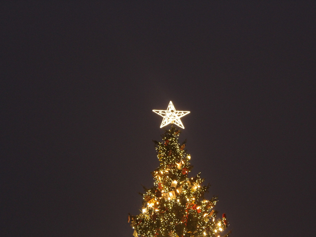 Новогодний стол по-российски: игристое местных виноделен обходит импорт Новогодний стол по-российски: игристое местных виноделен обходит импорт