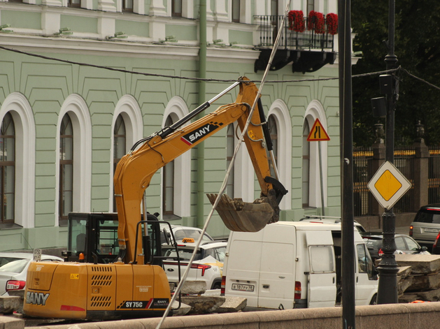 Ремонт Дворцовой набережной оценили в 100 млн рублей: город ищет подрядчика Ремонт Дворцовой набережной оценили в 100 млн рублей: город ищет подрядчика