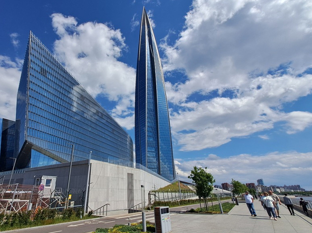 Бизнес-центр у «Лахты» продают за 3,5 млрд рублей
Бизнес-центр у «Лахты» продают за 3,5 млрд рублей