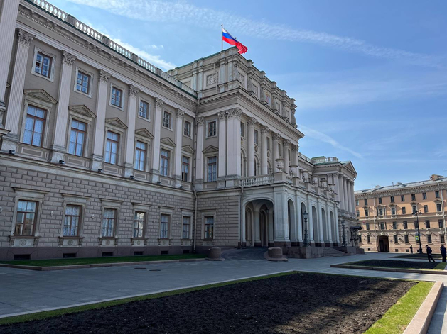 Власти Петербурга оценили доходы бюджета в 1,4 трлн рублей Власти Петербурга оценили доходы бюджета в 1,4 трлн рублей
