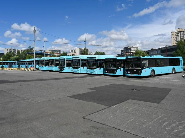 Больше 57 процентов автобусов Петербурга работают на природном газе Больше 57 процентов автобусов Петербурга работают на природном газе