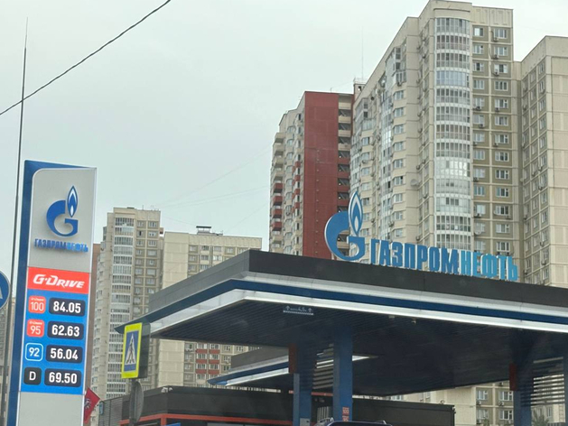 «Газпром нефть» отменила лимиты на заправку в Москве, Петербурге и 11 регионах «Газпром нефть» отменила лимиты на заправку в Москве, Петербурге и 11 регионах